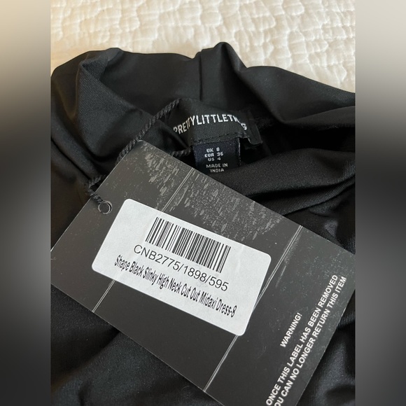 PrettyLittleThing Maxi Dress - Picture 2 of 3